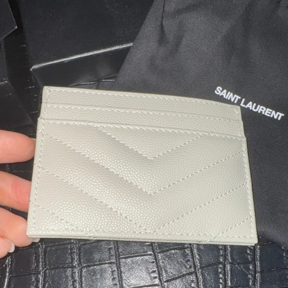 Saint Laurent Beige Cardholder with Gold YSL Logo - Picture 2 of 6